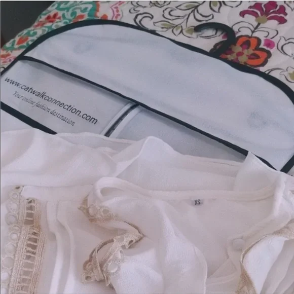 catwalk collection • vienna cream mini dress - Picture 3 of 6